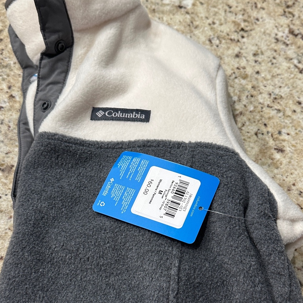 Columbia women’s  Puffer Jacket - Gray and Cream